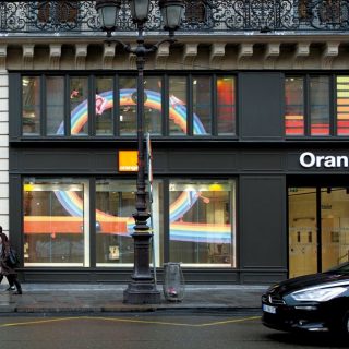 panneau LED transparent boutique orange