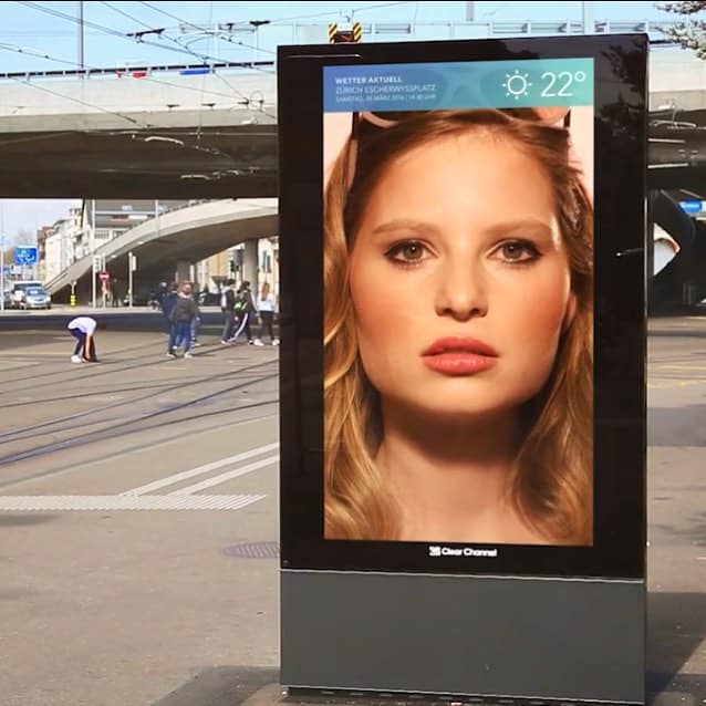 Totem video LCD urbain