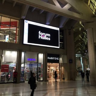 Ecran geant interieur du Forum des Halles