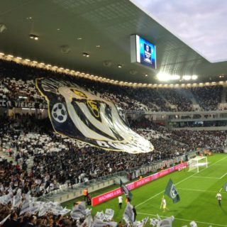 Ecrans geants stade match de foot à Bordeaux
