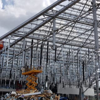 Installation des pendrillons de la porte de versailles